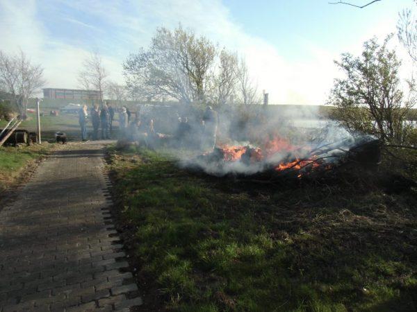 Maifeuer am Hafen